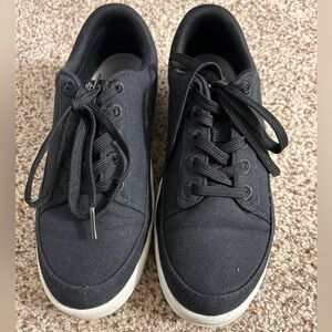 All birds Canvas Pacers, black with white sole, women’s size 8